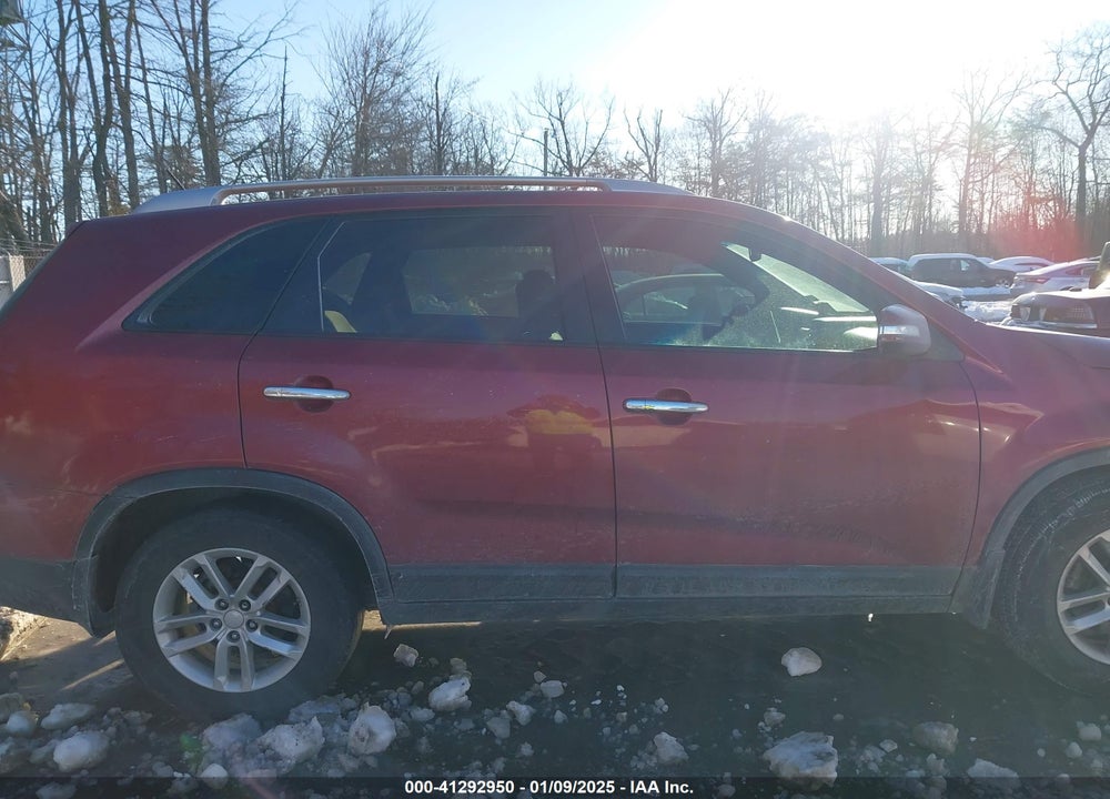 2015 KIA SORENTO LX VIN: 5XYKT4A60FG626399