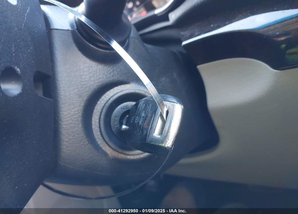 2015 KIA SORENTO LX VIN: 5XYKT4A60FG626399