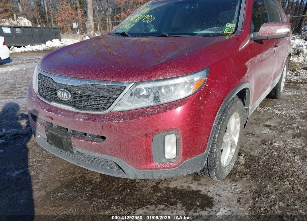2015 KIA SORENTO LX VIN: 5XYKT4A60FG626399