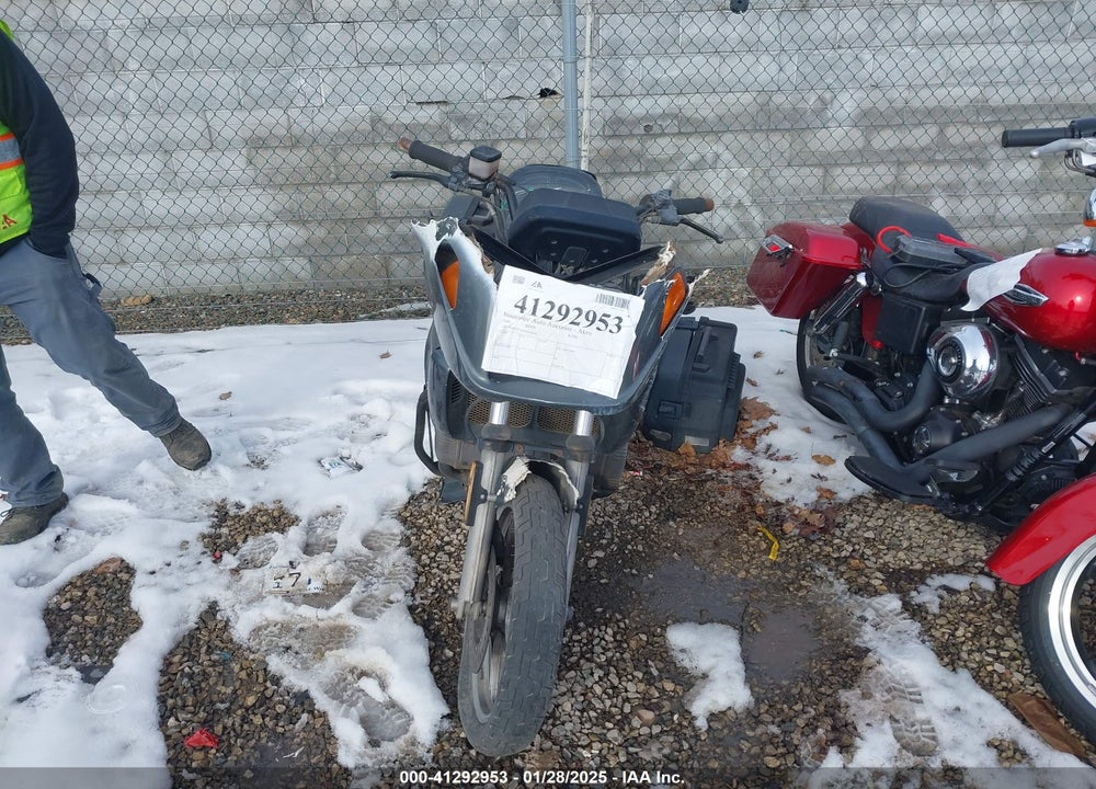 1985 BMW K100 RT VIN: WB1051408F0050636