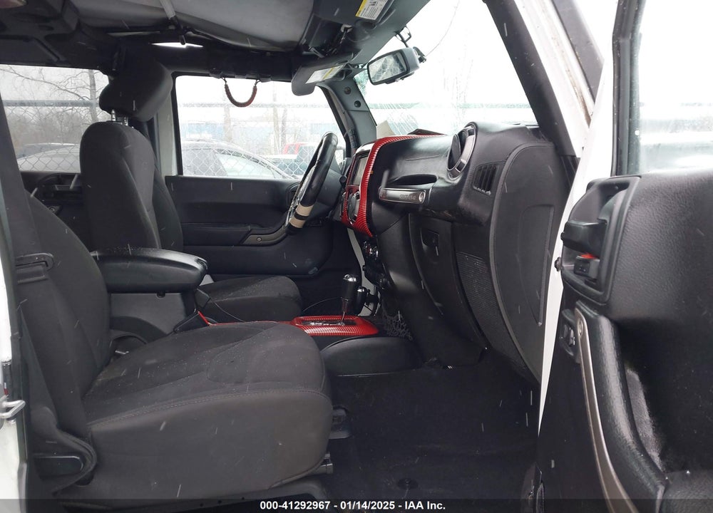 2015 JEEP WRANGLER UNLIMITED SPORT VIN: 1C4BJWDG7FL521109