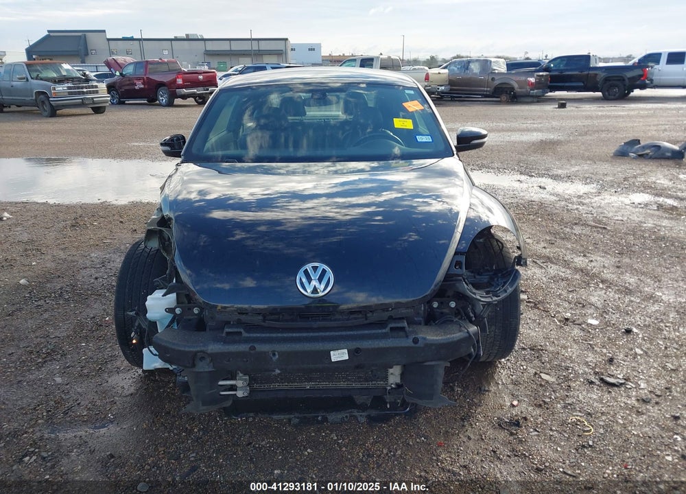 2018 VOLKSWAGEN BEETLE VIN: 3VWFD7ATXJM706338