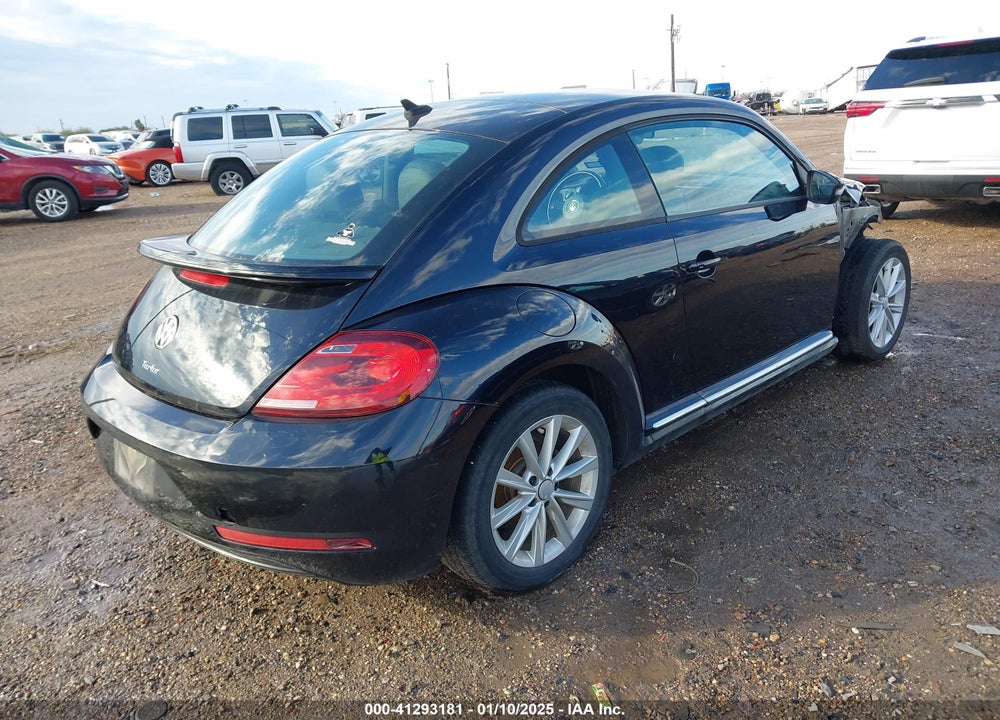 2018 VOLKSWAGEN BEETLE VIN: 3VWFD7ATXJM706338