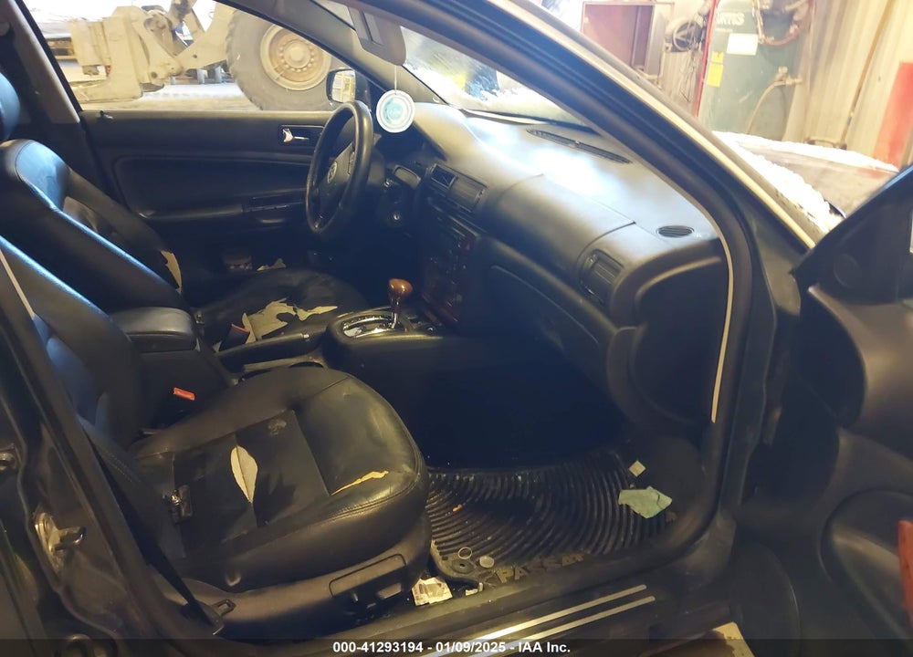 2003 VOLKSWAGEN PASSAT GLX VIN: WVWRH63B43P183964