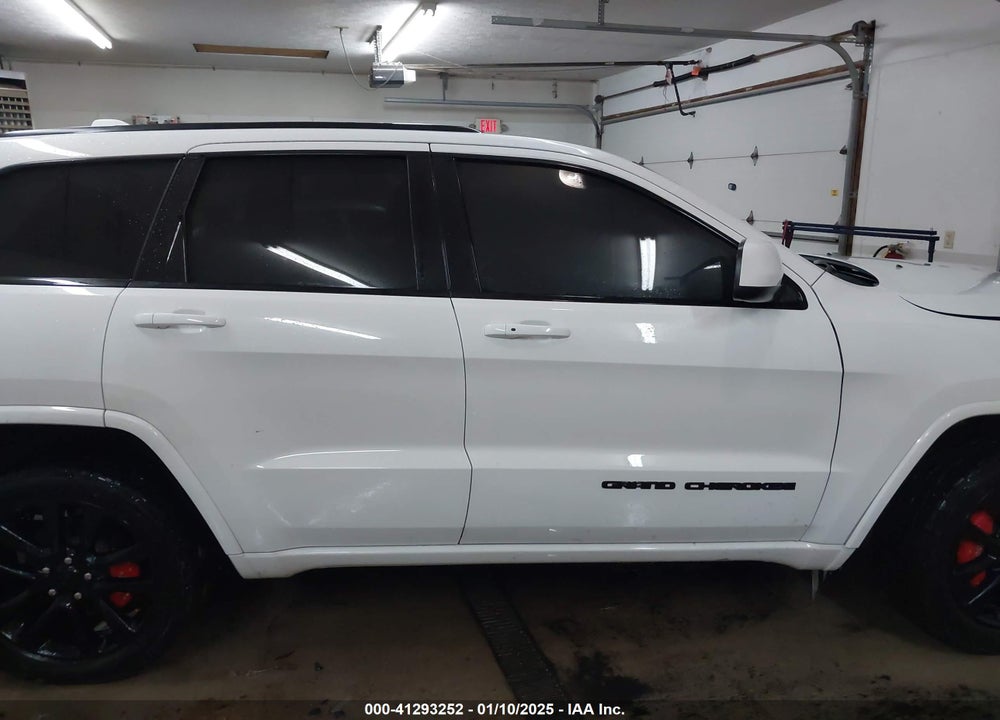 2017 JEEP GRAND CHEROKEE ALTITUDE 4X4 VIN: 1C4RJFAG3HC938538