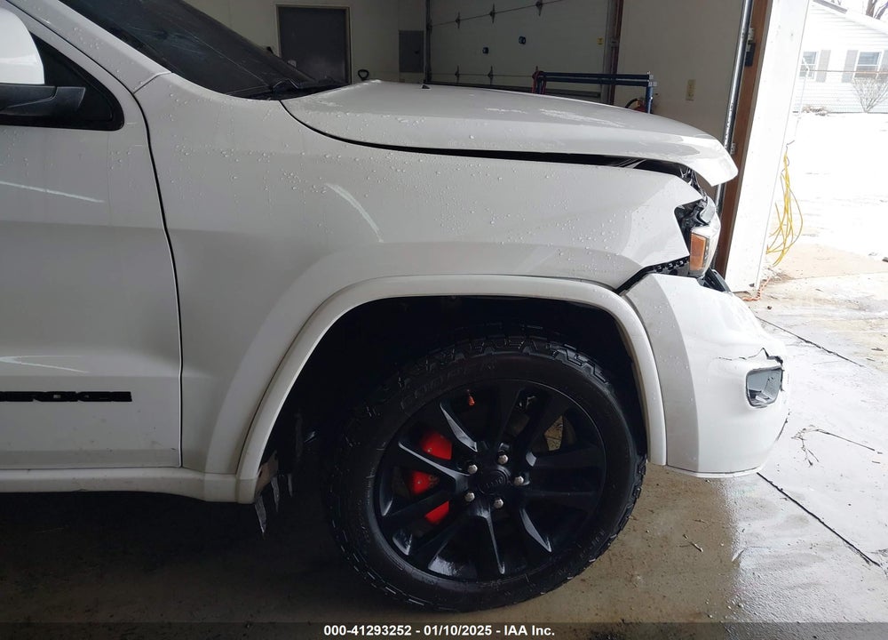 2017 JEEP GRAND CHEROKEE ALTITUDE 4X4 VIN: 1C4RJFAG3HC938538
