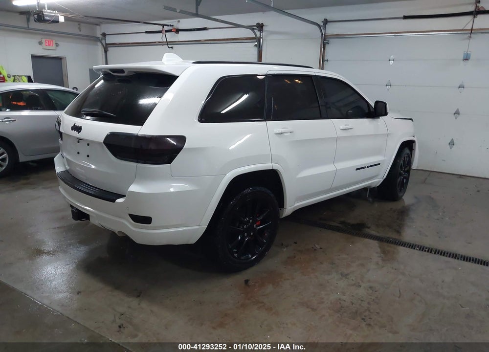 2017 JEEP GRAND CHEROKEE ALTITUDE 4X4 VIN: 1C4RJFAG3HC938538