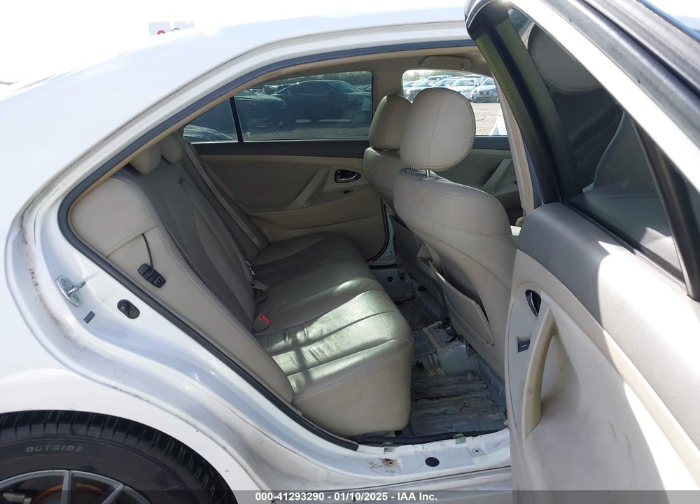 2010 TOYOTA CAMRY LE VIN: 4T4BF3EK8AR011861