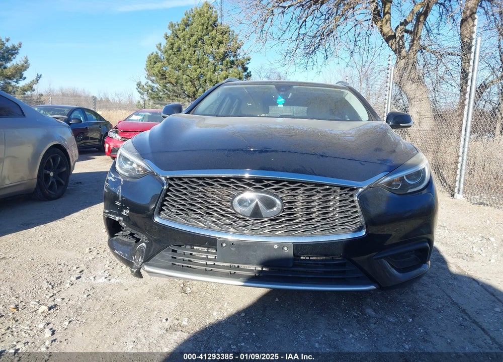 2019 INFINITI QX30 LUXE VIN: SJKCH5CP2KA009403