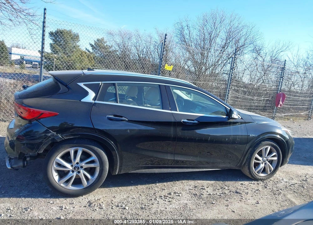 2019 INFINITI QX30 LUXE VIN: SJKCH5CP2KA009403