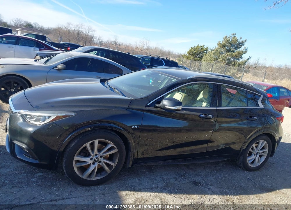 2019 INFINITI QX30 LUXE VIN: SJKCH5CP2KA009403