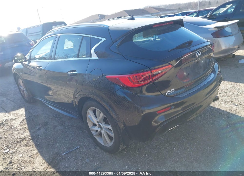 2019 INFINITI QX30 LUXE VIN: SJKCH5CP2KA009403