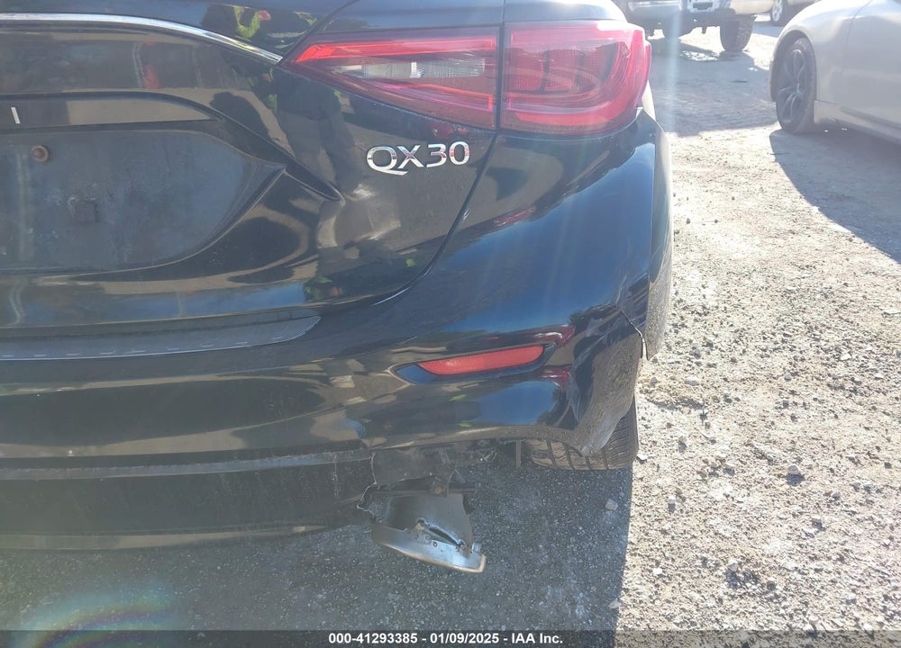 2019 INFINITI QX30 LUXE VIN: SJKCH5CP2KA009403