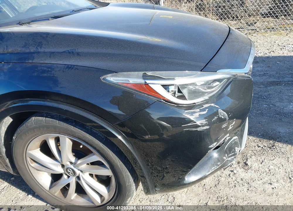 2019 INFINITI QX30 LUXE VIN: SJKCH5CP2KA009403