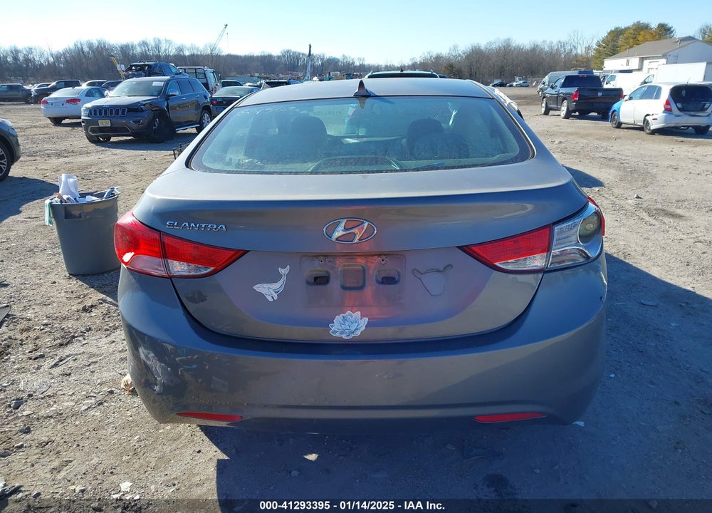 2013 HYUNDAI ELANTRA VIN: 5NPDH4AE7DH377297