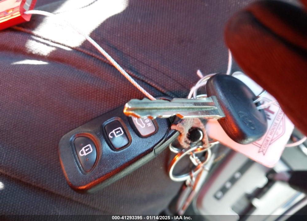 2013 HYUNDAI ELANTRA VIN: 5NPDH4AE7DH377297