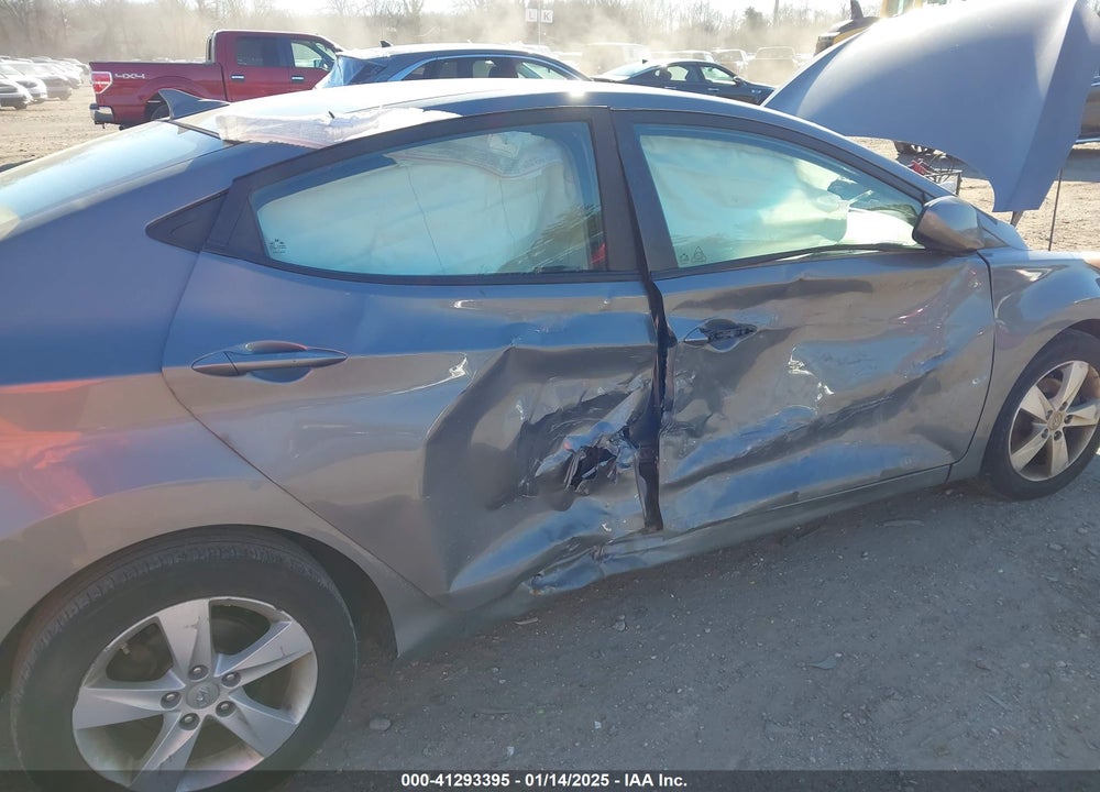 2013 HYUNDAI ELANTRA VIN: 5NPDH4AE7DH377297
