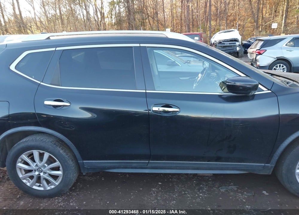 2018 NISSAN ROGUE SV VIN: KNMAT2MV4JP507747
