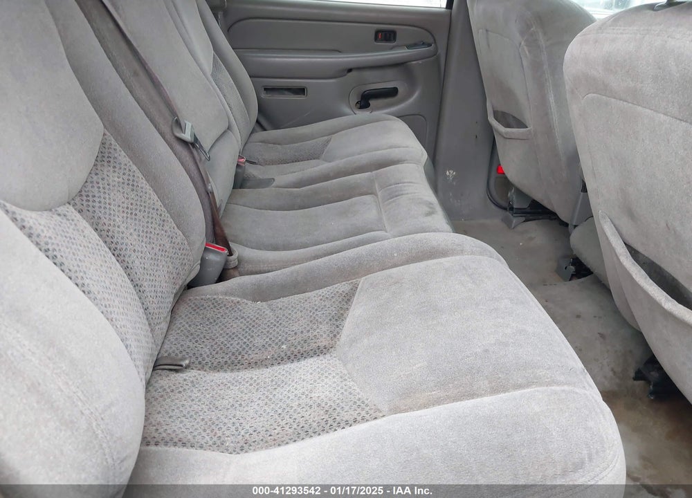 2005 CHEVROLET TAHOE LS VIN: 1GNEC13V85R252339