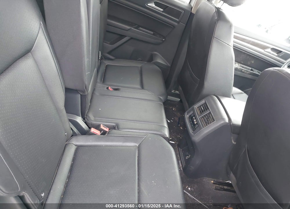 2018 VOLKSWAGEN ATLAS VIN: 1V2LR2CA9JC543185