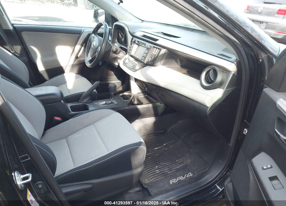 2016 TOYOTA RAV4 XLE VIN: 2T3RFREV2GW482376