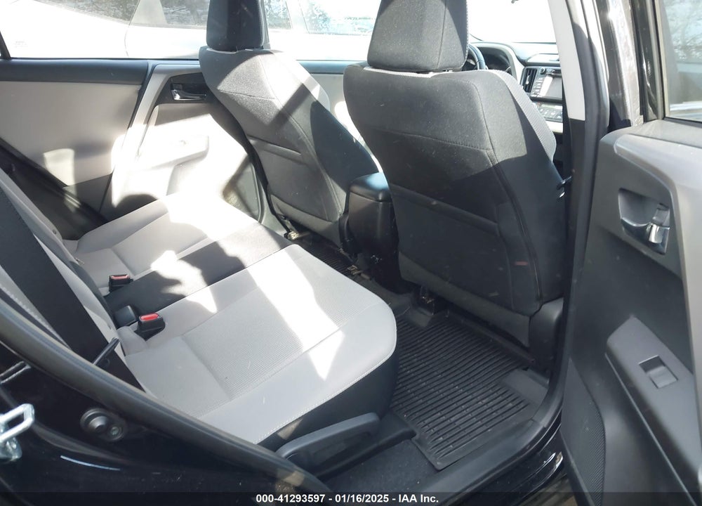 2016 TOYOTA RAV4 XLE VIN: 2T3RFREV2GW482376