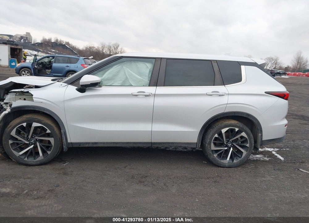2022 MITSUBISHI OUTLANDER VIN: JA4J4TA88NZ019682