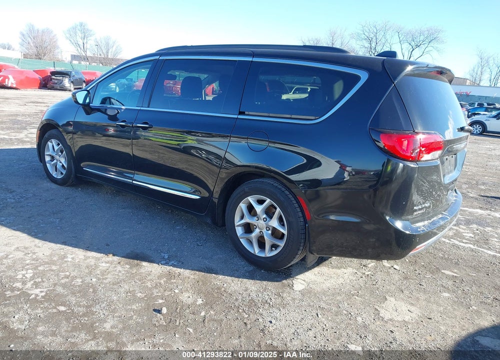 2017 CHRYSLER PACIFICA TOURING L VIN: 2C4RC1BG1HR541607