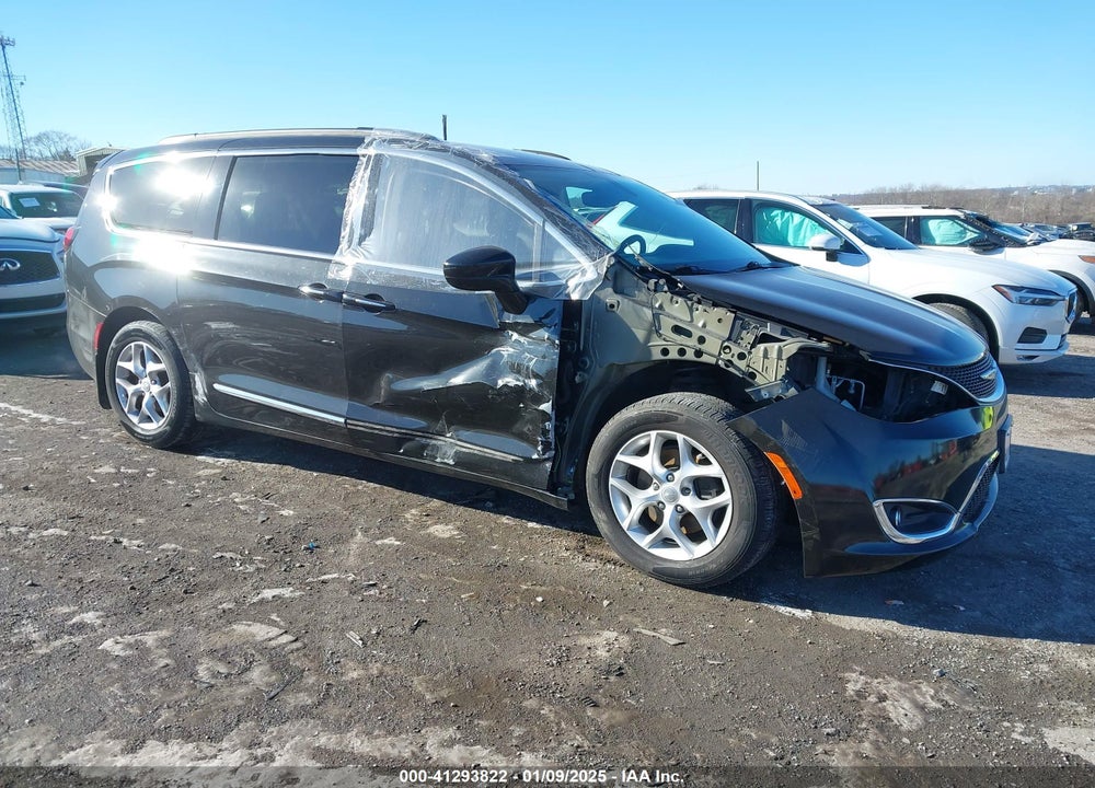 2017 CHRYSLER PACIFICA TOURING L VIN: 2C4RC1BG1HR541607
