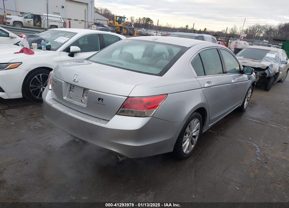 2008 HONDA ACCORD VIN: 1HGCP26878A027401