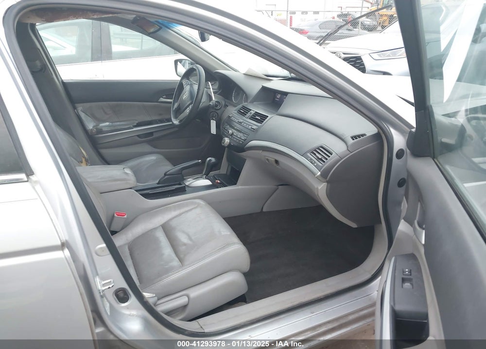 2008 HONDA ACCORD VIN: 1HGCP26878A027401
