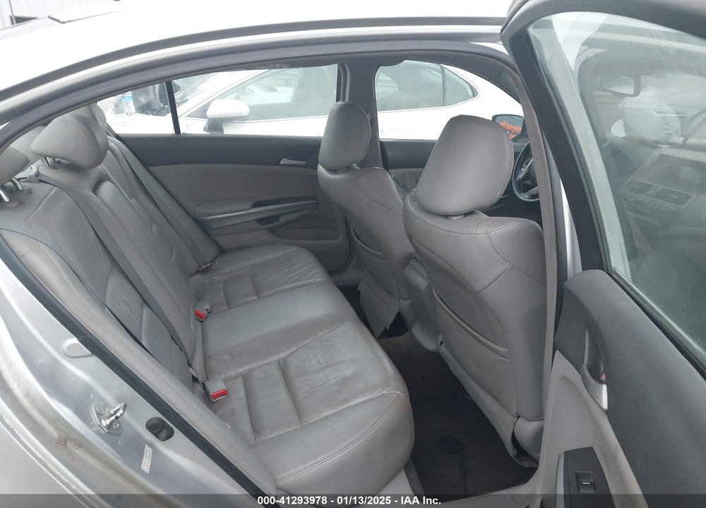 2008 HONDA ACCORD VIN: 1HGCP26878A027401