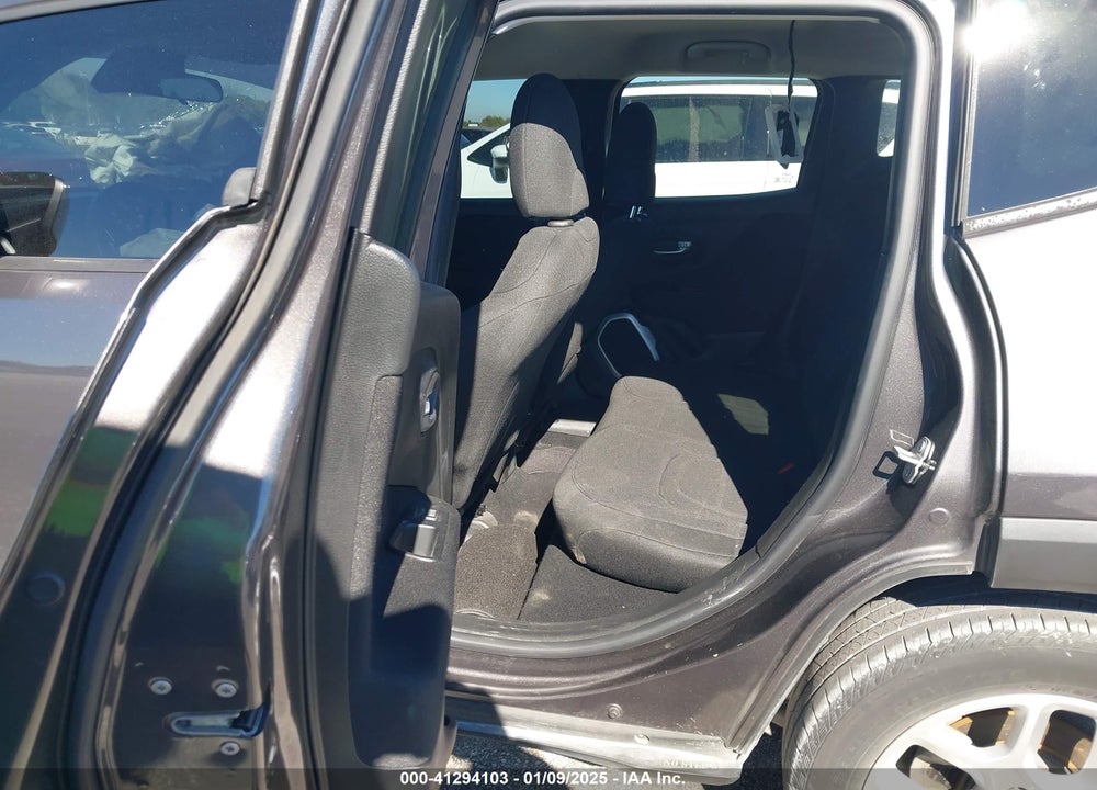 2018 JEEP RENEGADE LATITUDE FWD VIN: ZACCJABB9JPH37918
