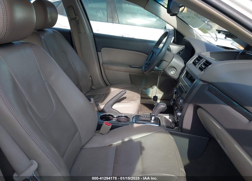 2011 FORD FUSION VIN: 3FAHP0JA2BR263153