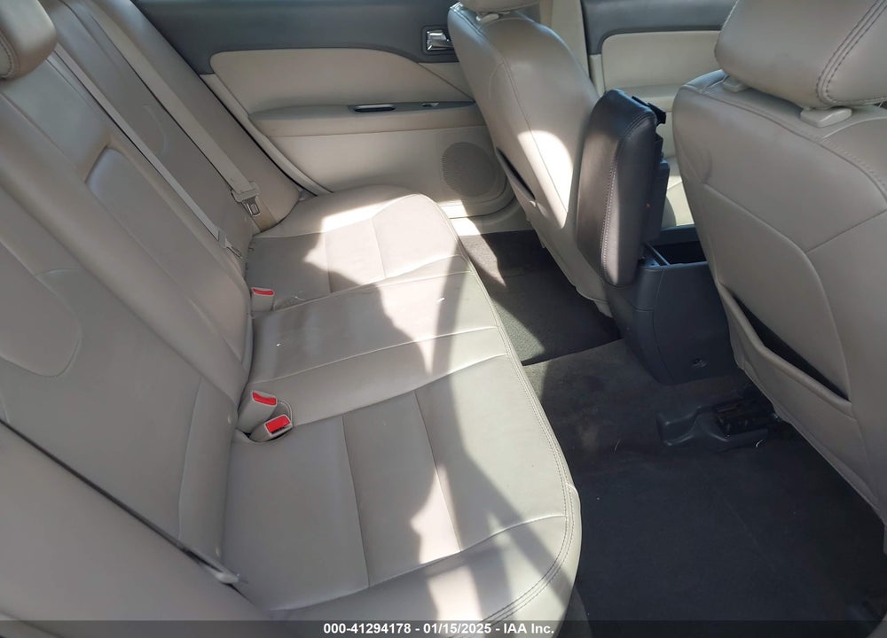 2011 FORD FUSION VIN: 3FAHP0JA2BR263153