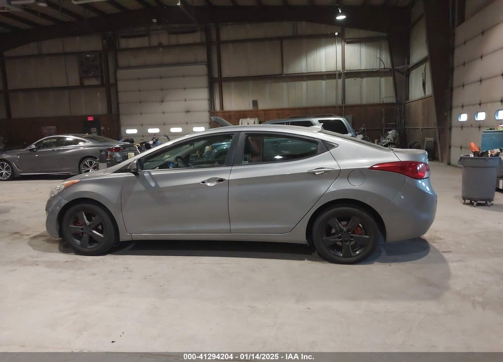 2013 HYUNDAI ELANTRA VIN: KMHDH4AE7DU012068