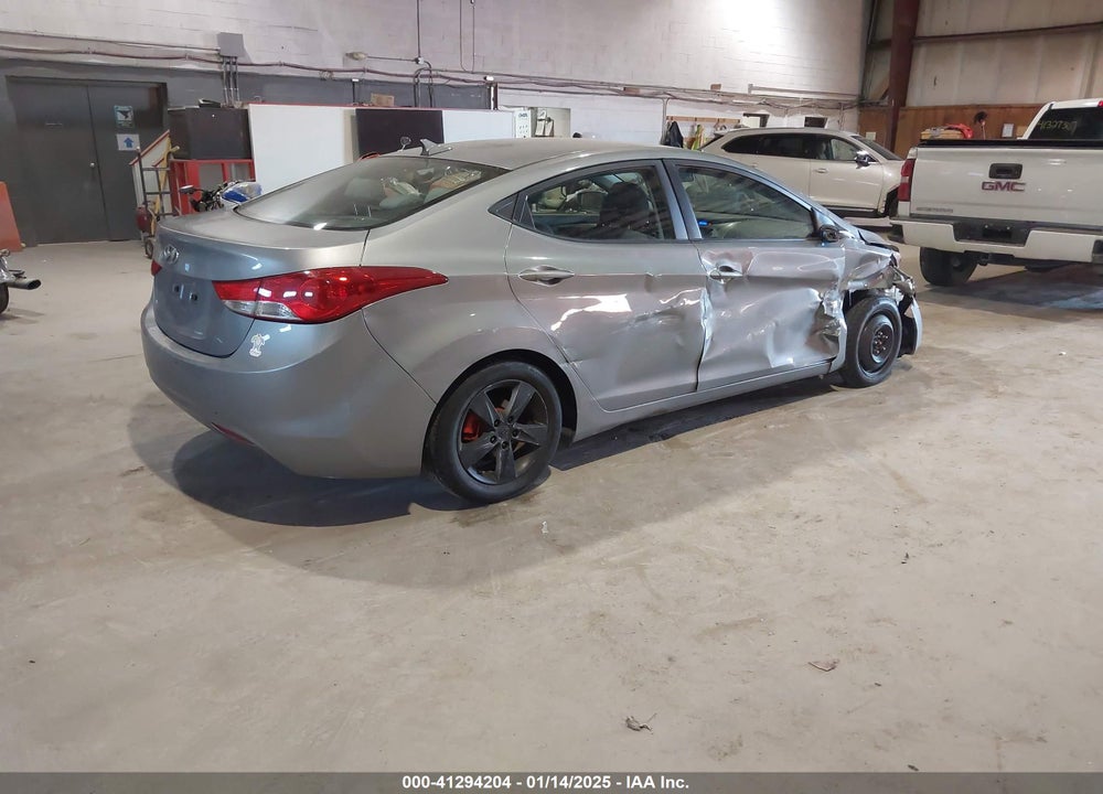 2013 HYUNDAI ELANTRA VIN: KMHDH4AE7DU012068