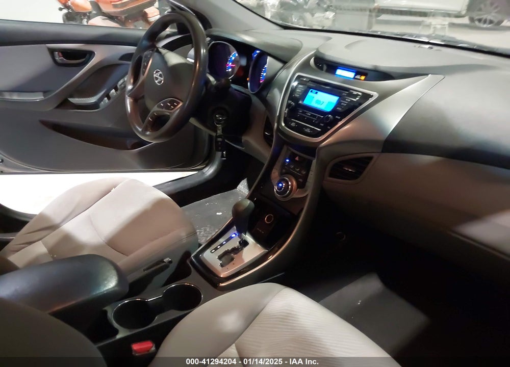 2013 HYUNDAI ELANTRA VIN: KMHDH4AE7DU012068