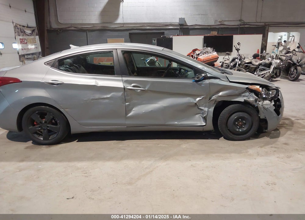 2013 HYUNDAI ELANTRA VIN: KMHDH4AE7DU012068