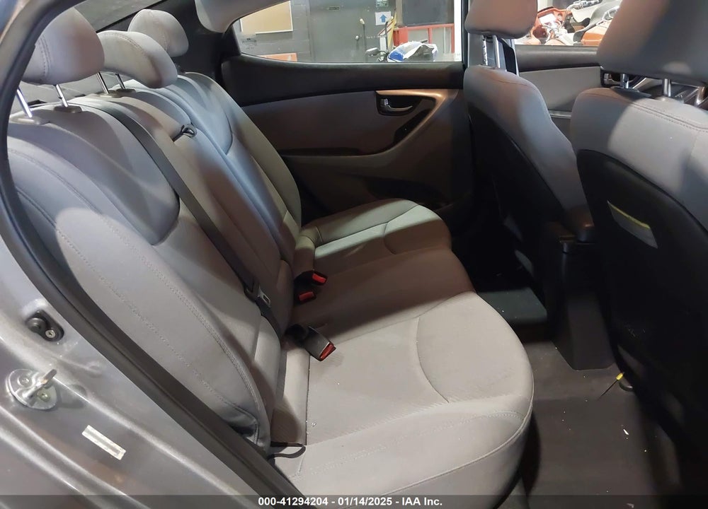2013 HYUNDAI ELANTRA VIN: KMHDH4AE7DU012068