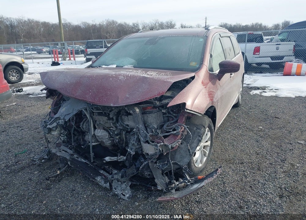 2019 CHRYSLER PACIFICA TOURING L VIN: 2C4RC1BG7KR528514