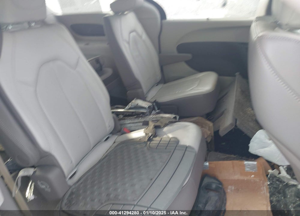 2019 CHRYSLER PACIFICA TOURING L VIN: 2C4RC1BG7KR528514