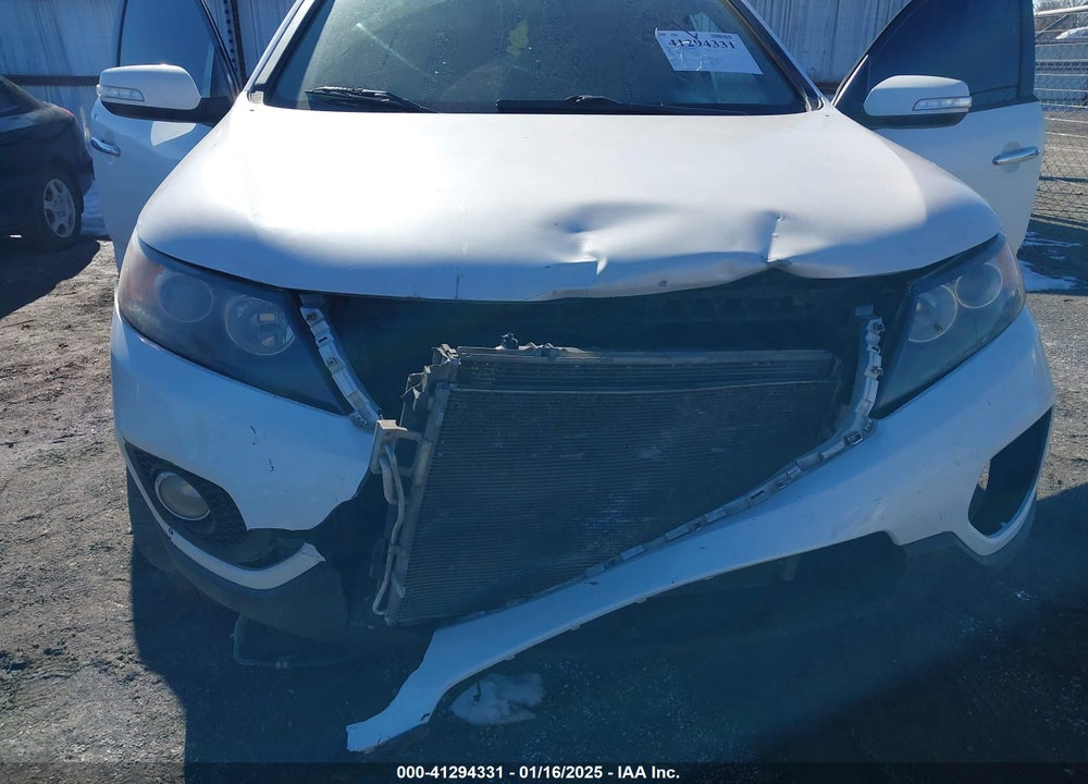 2013 KIA SORENTO LX V6 VIN: 5XYKT4A22DG394351