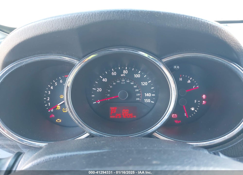 2013 KIA SORENTO LX V6 VIN: 5XYKT4A22DG394351