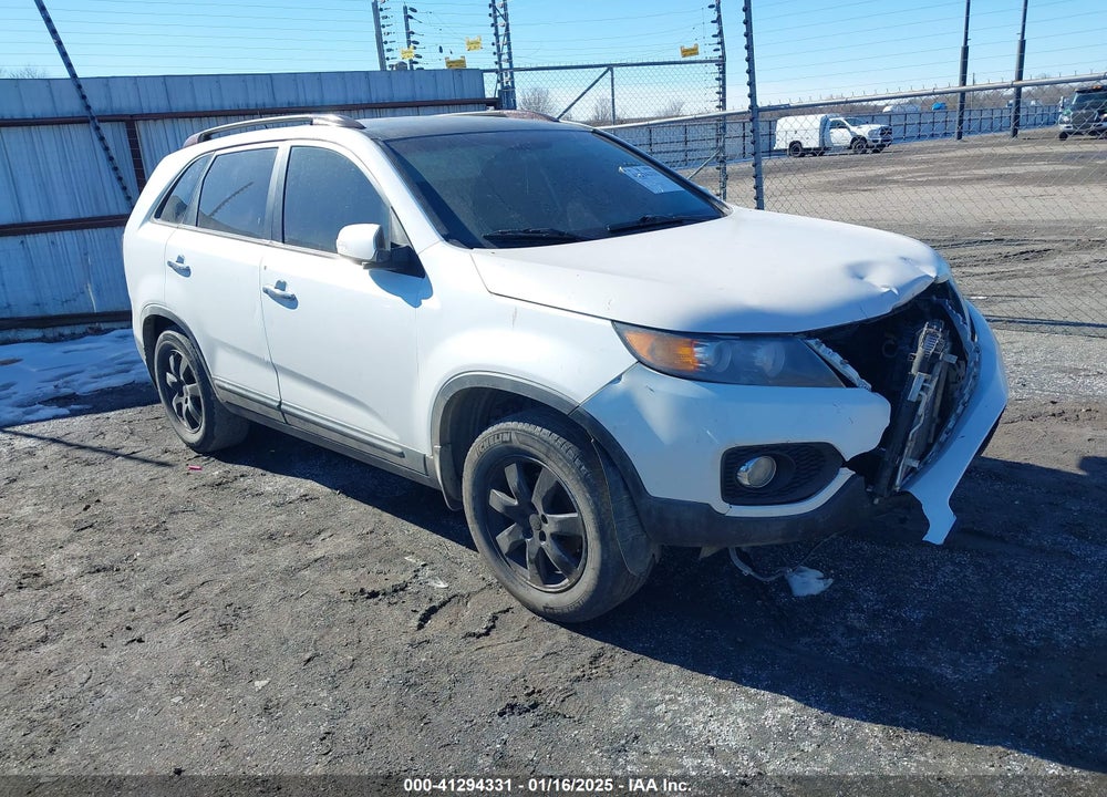 2013 KIA SORENTO LX V6 VIN: 5XYKT4A22DG394351