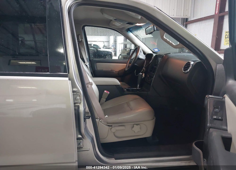 2008 FORD EXPLORER VIN: 1FMEU63E08UA15909