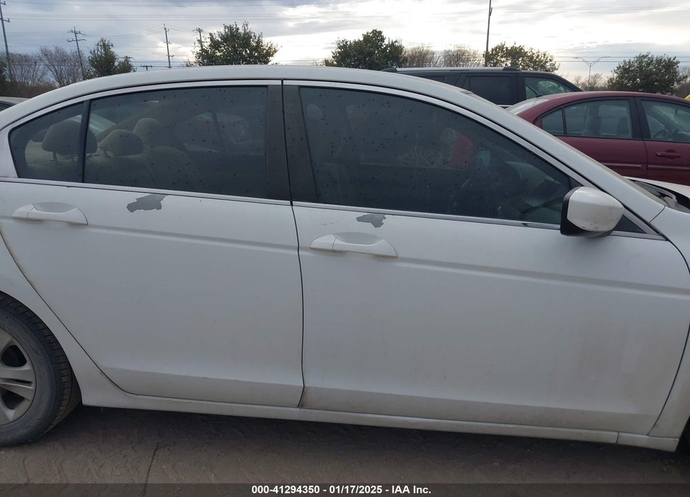 2010 HONDA ACCORD 2.4 LX-P VIN: 1HGCP2F40AA181743