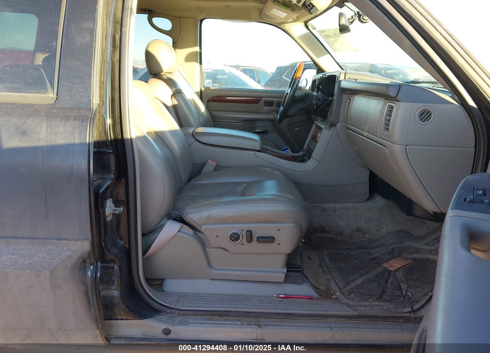 2005 CADILLAC ESCALADE STANDARD VIN: 1GYEK63N25R141837