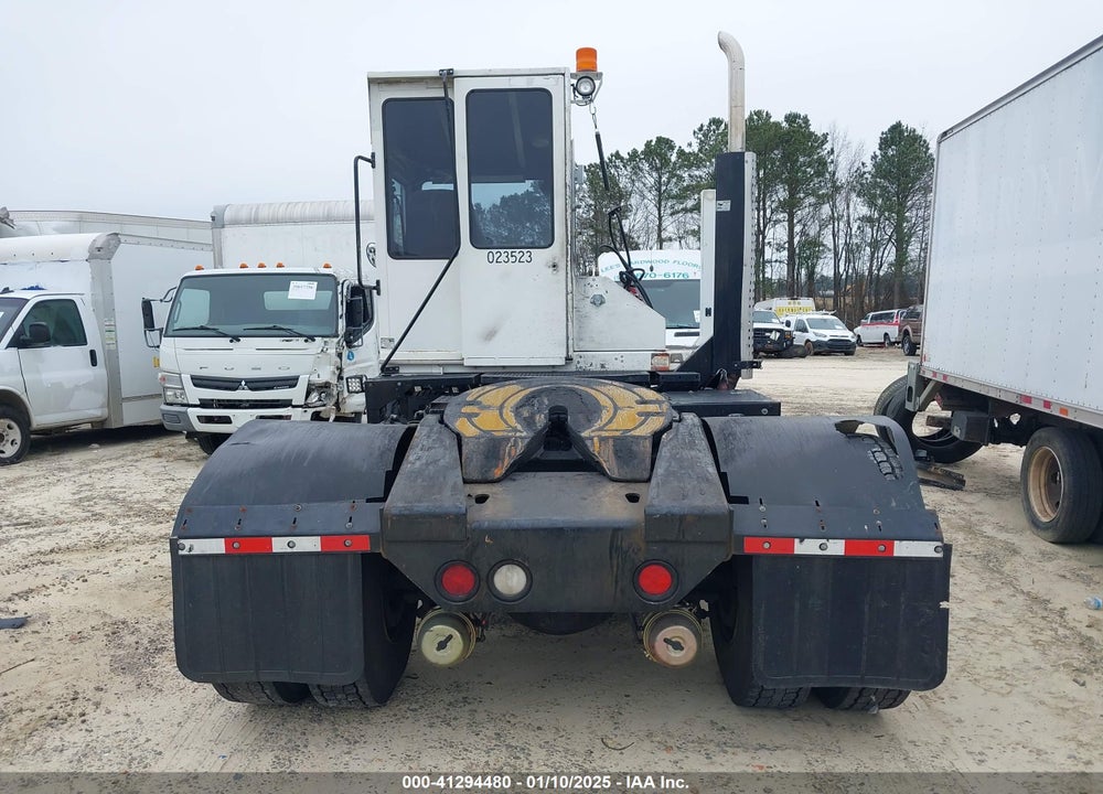 2011 KALMAR OTTAWA 4X2 VIN: 11VF813E0BA000129