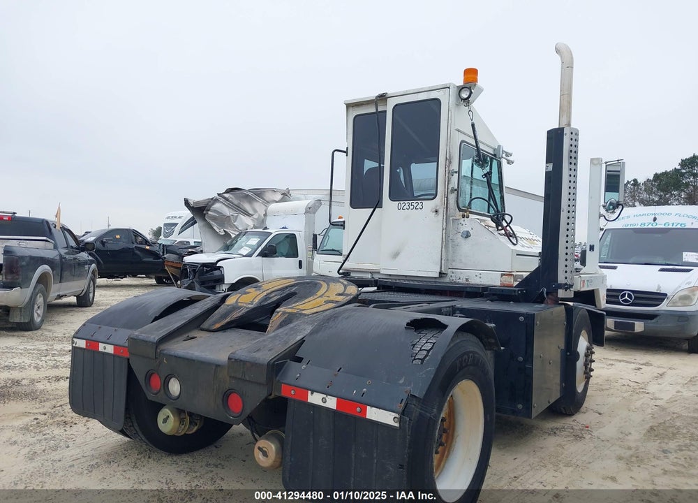 2011 KALMAR OTTAWA 4X2 VIN: 11VF813E0BA000129